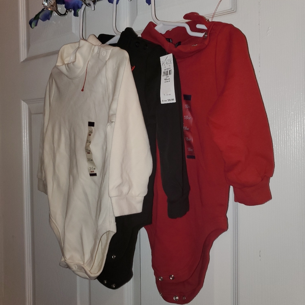 #SET OF 3 LONG SLEEVE ONESIES
